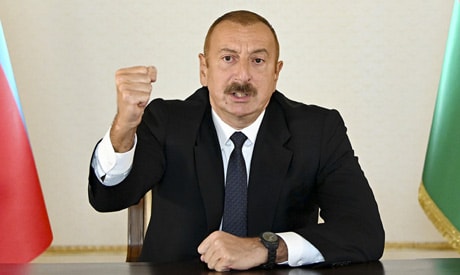 Tổng thống Azerbaijan Aliyev tuyên bố sẽ không dừng chiến tranh nếu Armenia không chấp nhận rút quân khỏi Karabakh - Ảnh: Reuters