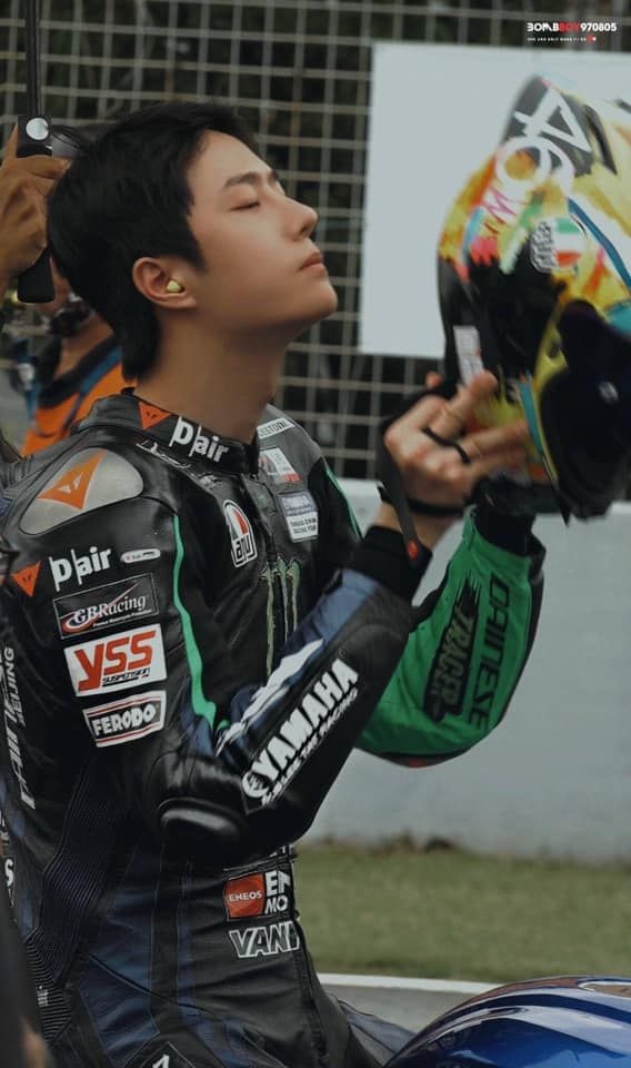 nhất bác2