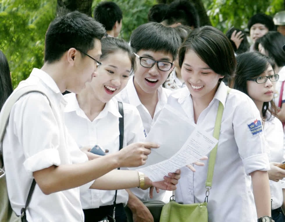 Các thí sinh đã trải qua kỳ thi tốt nghiệp THPT Quốc gia 2020 với điểm số cao ngất ngưởng. Ảnh: internet.