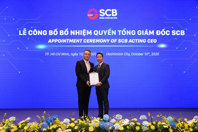 Ông Chen Yi - Chung nhận quyết định bổ nhiệm Quyền Tổng Giám đốc SCB.