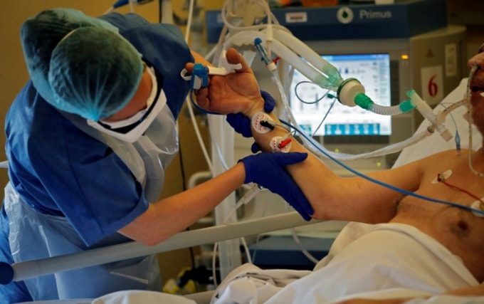 Một nghiên cứu được công bố trên tạp chí Bệnh truyền nhiễm Lancet chỉ ra rằng việc tiếp xúc với virus có thể không đảm bảo khả năng miễn dịch trong tương lai. Ảnh: