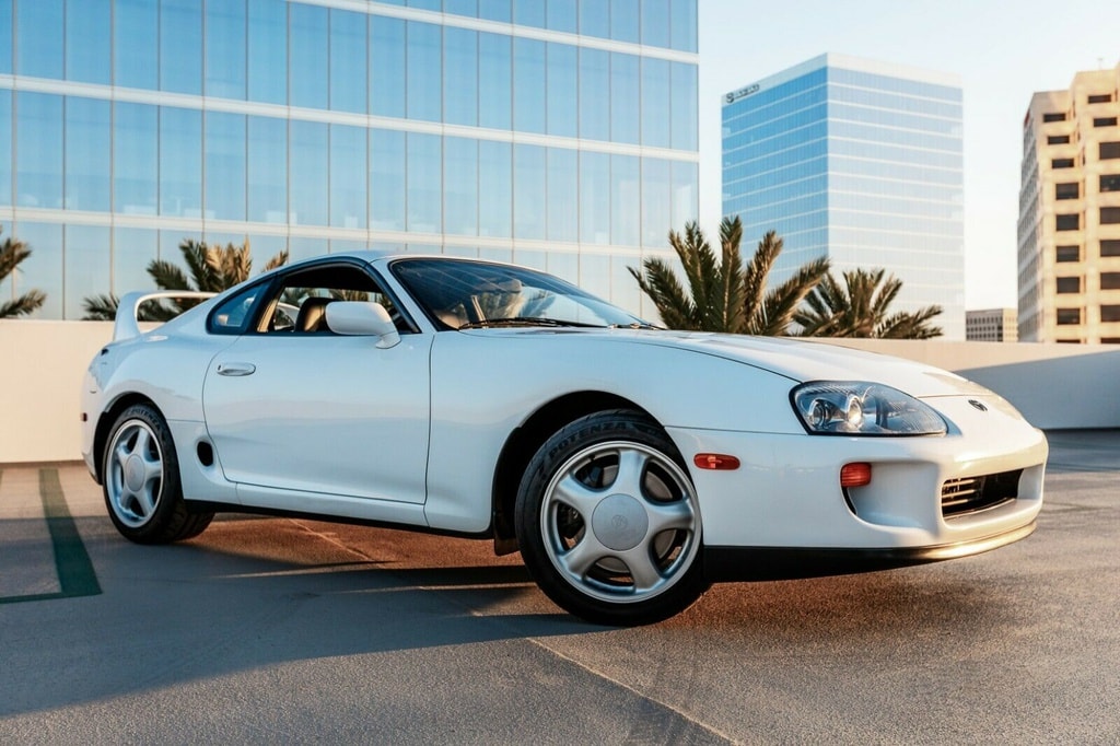 Toyota Supra 1994. Ảnh: Carscoops