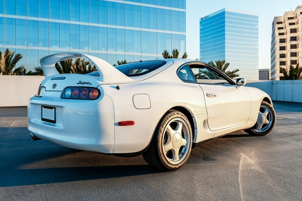 Toyota Supra 1994. Ảnh: Carscoops