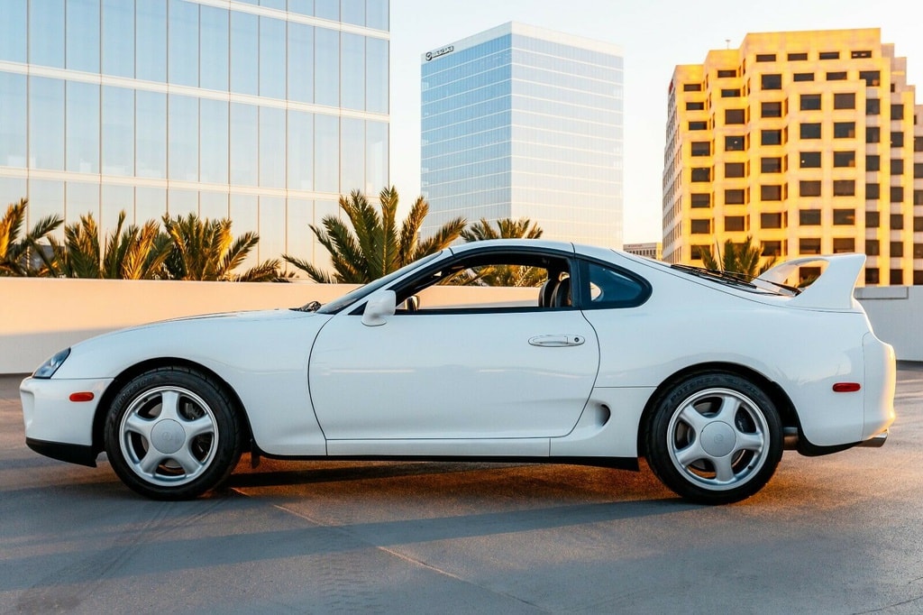 Toyota Supra 1994. Ảnh: Carscoops