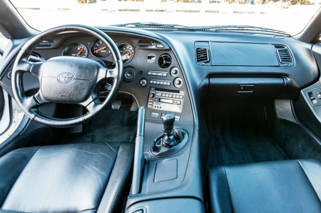 Toyota Supra 1994. Ảnh: Carscoops