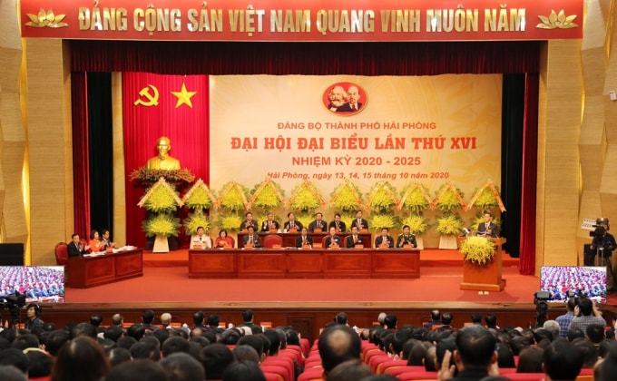 Đoàn Chủ tịch tại Đại hội.