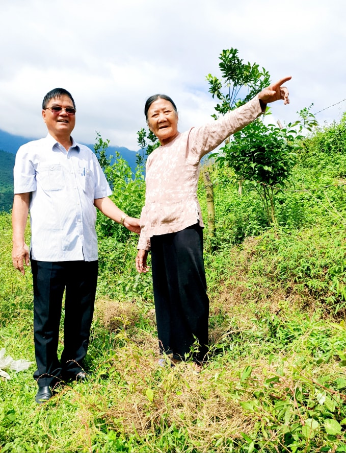 ben doi hoang ngan nghe nhu co tieng nguoi xua vong noi ve hinh 2