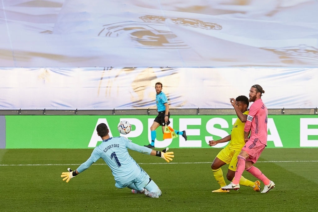 Lozano ghi bàn thắng vào lưới nhà đương kim vô địch La Liga. Ảnh: giaoducthoidai.