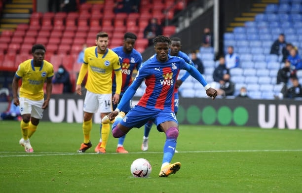 Cầu thủ Zaha có bàn mở tỷ số cho Crystal Palace từ chấm phạt đền. Ảnh: bongda24h.
