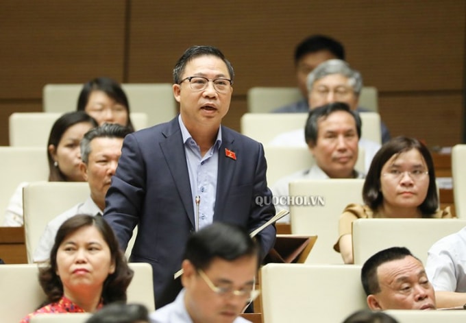 Đại biểu Quốc hội Lưu Bình Nhưỡng cho rằng cần thiết phải xem xét có hay không cho phép đội ngũ y, bác sĩ tham gia mua sắm máy móc thiết bị y tế để đặt trong bệnh viện công (ảnh TL).