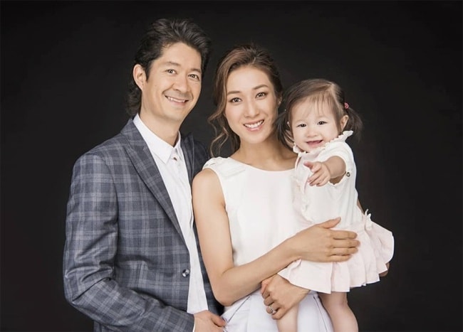 Chung Gia Hân có cuộc hôn nhân kín tiếng với doanh nhân Jeremy Leung. Gia đình nữ nghệ sĩ nhiều năm qua sống ở Vancouver, Canada.