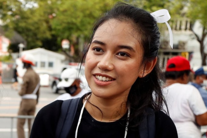 Một trong những nhà lãnh đạo biểu tình của Thái Lan, Patsaravalee “Mind” Tanakitvibulpon. Ảnh: BKP