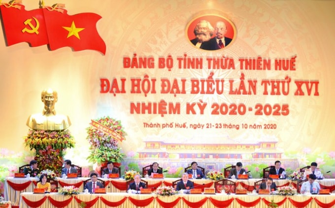 Đoàn Chủ tịch điều hành Đại hội.