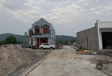 Tình trạng xây dựng không phép, bao chiếm đất dự án tại dự án khu dân cư hỗn hợp Đông Sơn (Công ty CP Xây dựng và Thương mại Đông Sơn chủ đầu tư)