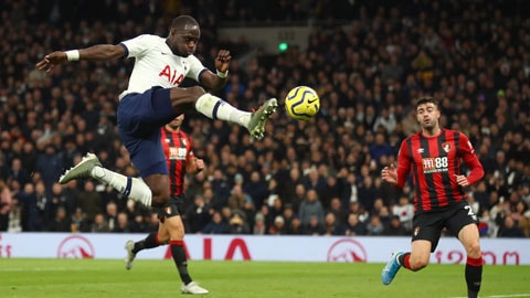 Tottenham (áo trắng) sẽ nối dài mạch trận thăng hoa sân khách bằng cách đánh bại Burnley. Ảnh: bongdaplus.vn