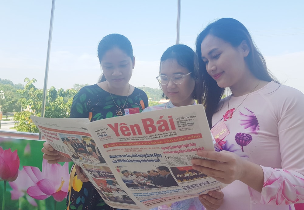 Báo Yên Bái ngày nay hình thức đẹp, nội dung phong phú đa dạng, phản ánh rõ nét cuộc sống sinh hoạt của người dân từ vùng thấp đến vùng cao.