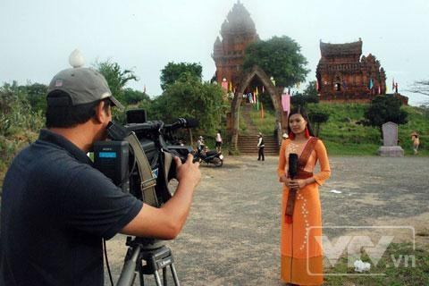 chan-dung-mc-nu-cua-vtv-1-vtvonline-301113