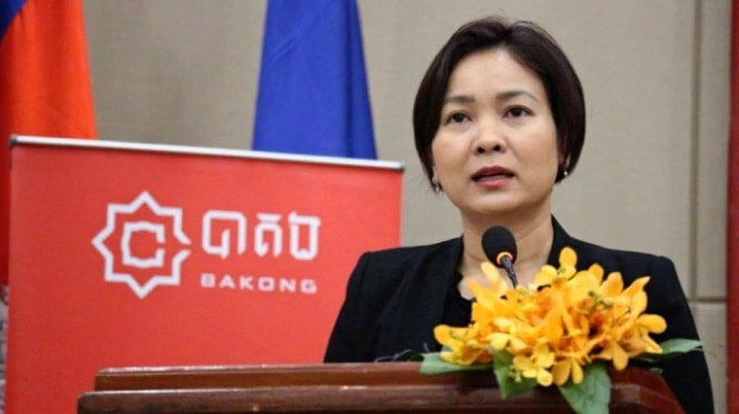 Chea Serey, Tổng giám đốc Ngân hàng Quốc gia Campuchia, nói trong một cuộc họp báo ngày 28/10 rằng bà hy vọng hệ thống Bakong sẽ thúc đẩy các giao dịch không dùng tiền mặt. Ảnh: Nikkei