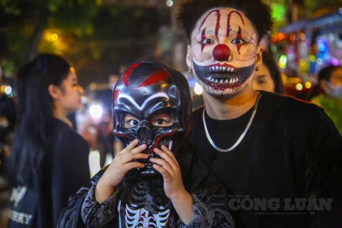 Nếu chỉ bất chợt nhìn thoáng qua, không khỏi rùng rợn.