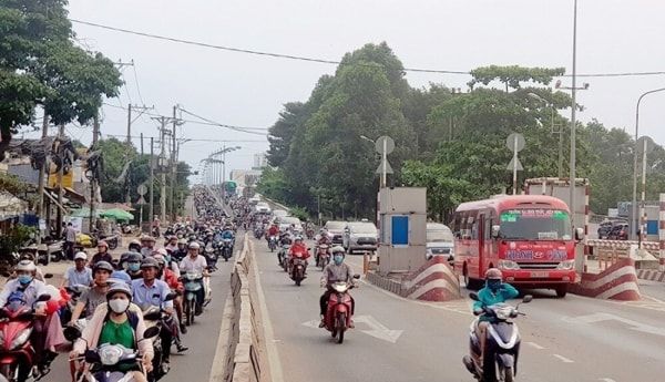 Trạm thu phí BOT cầu Bình Triệu 2 được tháo dỡ để trả lại lòng đường cho giao thông