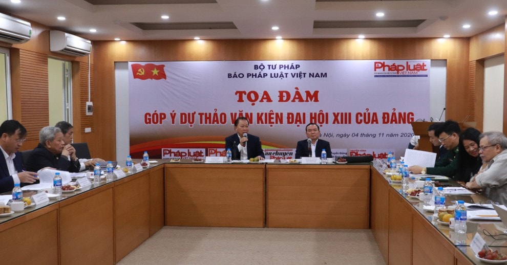 Tọa đàm Góp ý dự thảo văn kiện Đại hội XIII của Đảng tại Báo Pháp luật Việt Nam.