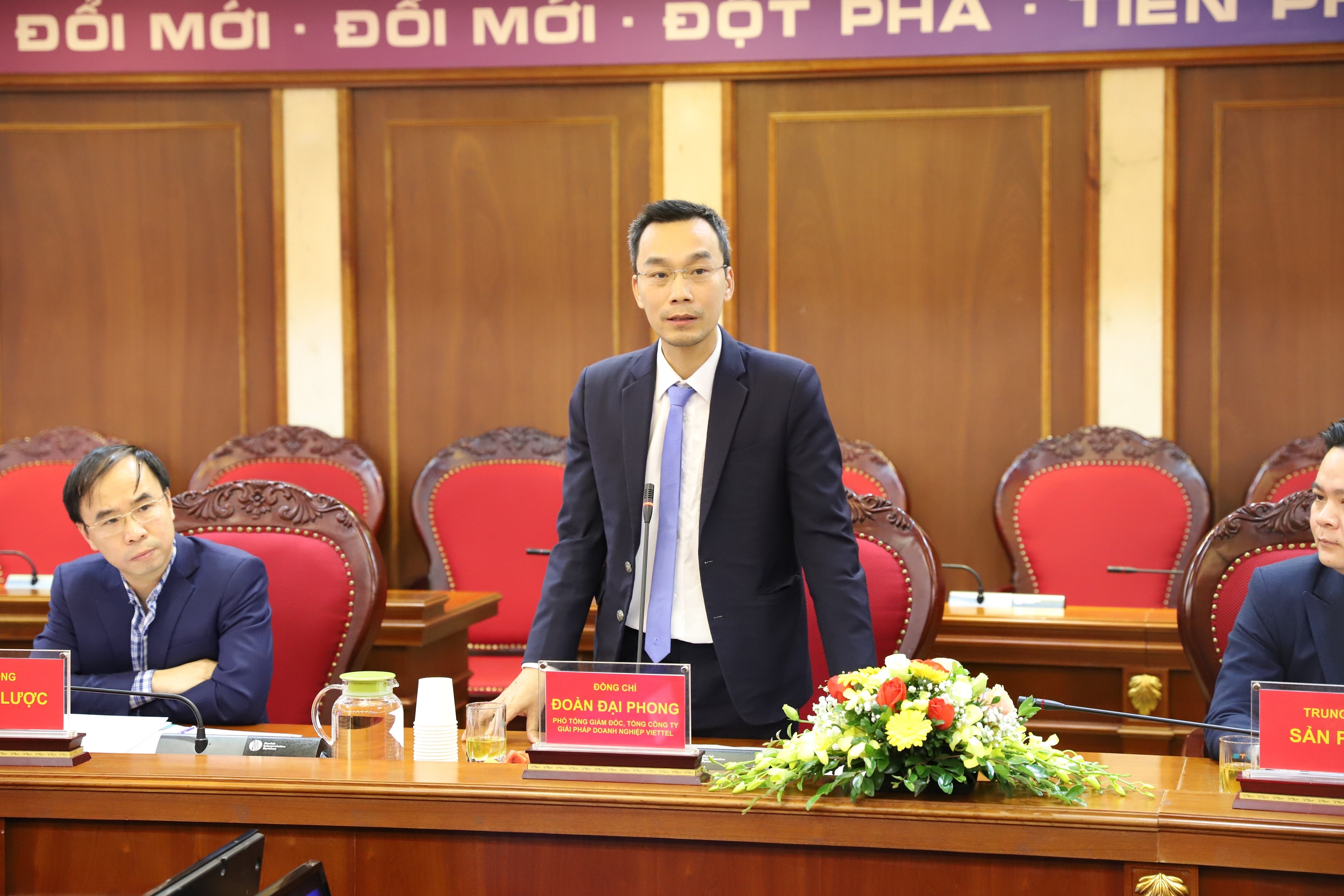Ông Đoàn Đại Phong - Phó Tổng Giám đốc Viettel Solutions phát biểu.