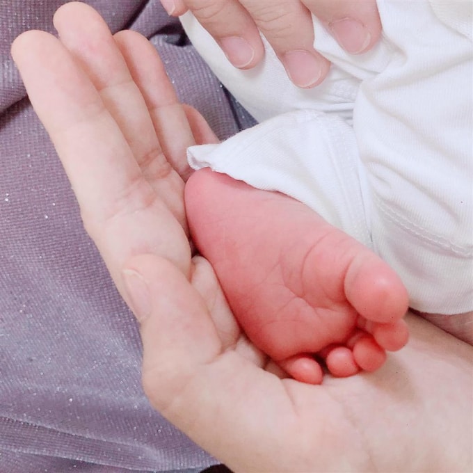 Hình ảnh dễ thương của con gái được Ông Cao Thắng chia sẻ.