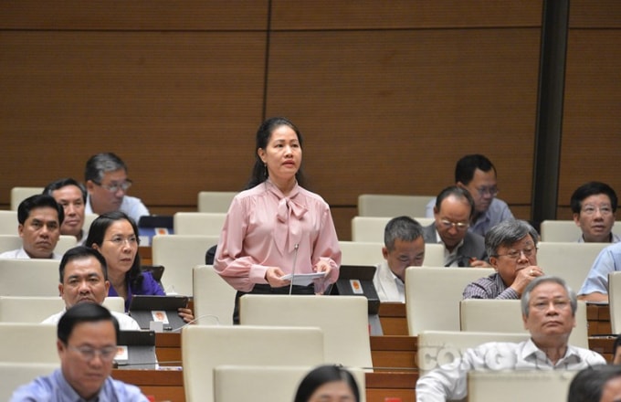 Đại biểu Phan Thị Bình Thuận (đoàn TP Hồ Chí Minh).