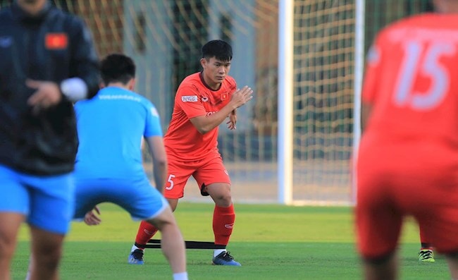 Hậu vệ Lê Văn Xuân trong màu áo U22 Việt Nam. Ảnh: bongda24h.vn