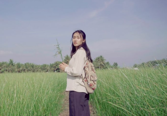 Cô thôn nữ xinh đẹp Đan Thùy trong Đường về Cồn Nảy