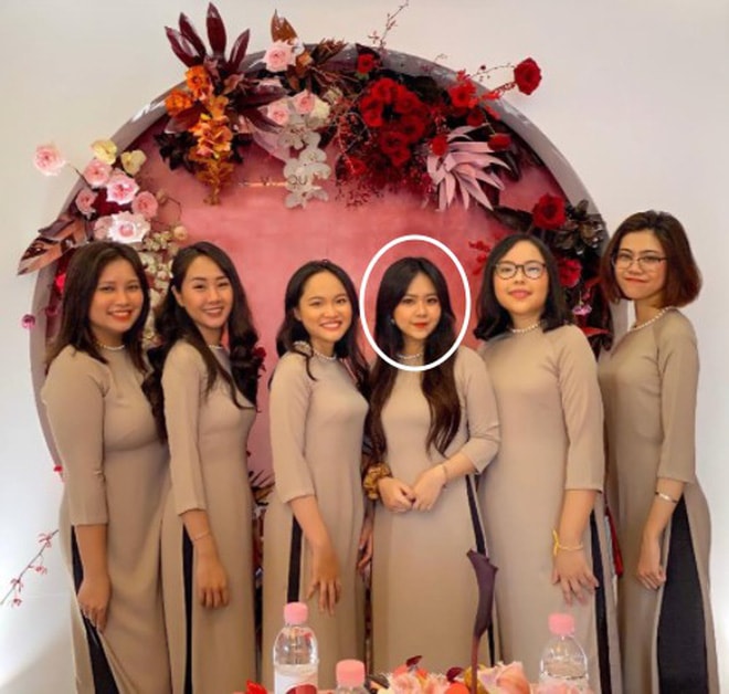 Kỳ Thư là một trong 7 cô gái ở đội hình bê tráp ở lễ xin dâu của Phượng - Minh ngày 16/11 vừa qua.