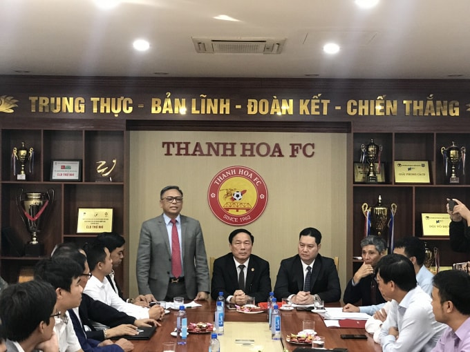 Ông Cao Tiến Đoan, tân Chủ tịch CLB bóng đá Thanh Hóa phát biểu. Ảnh: QD