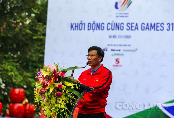 Bộ trưởng Bộ Văn hóa, Thể thao và Du lịch Nguyễn Ngọc Thiện, Chủ tịch Ủy ban Olympic Việt Nam, Trưởng ban Chỉ đạo Sea Games 31 phát biểu khởi động chương trình.