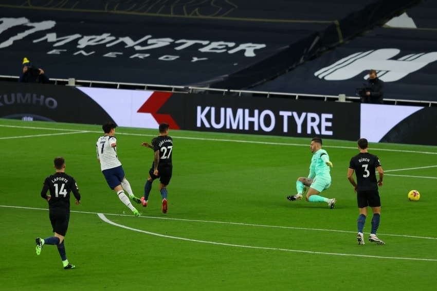 Ngoại binh người Hàn Quốc Son Heung-min có bàn thắng mở tỷ số cho Tottenham. Ảnh: thethao247.vn