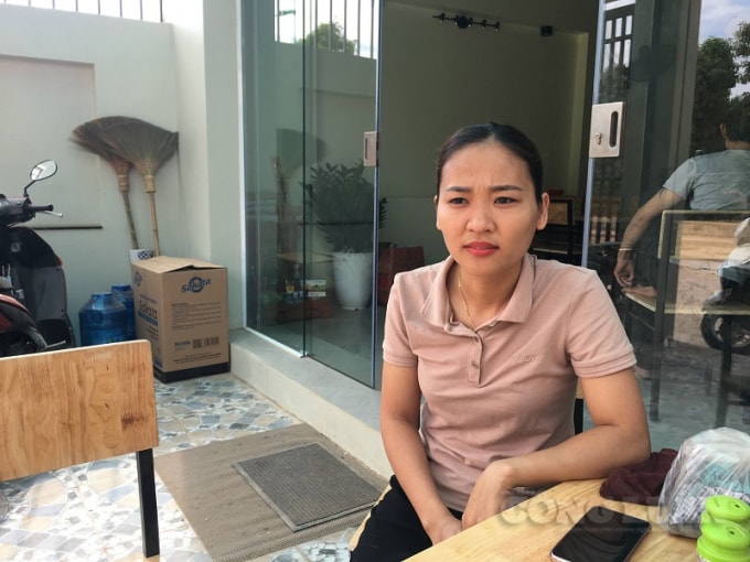 Chị Mai Thị Loan trao đổi với phóng viên.