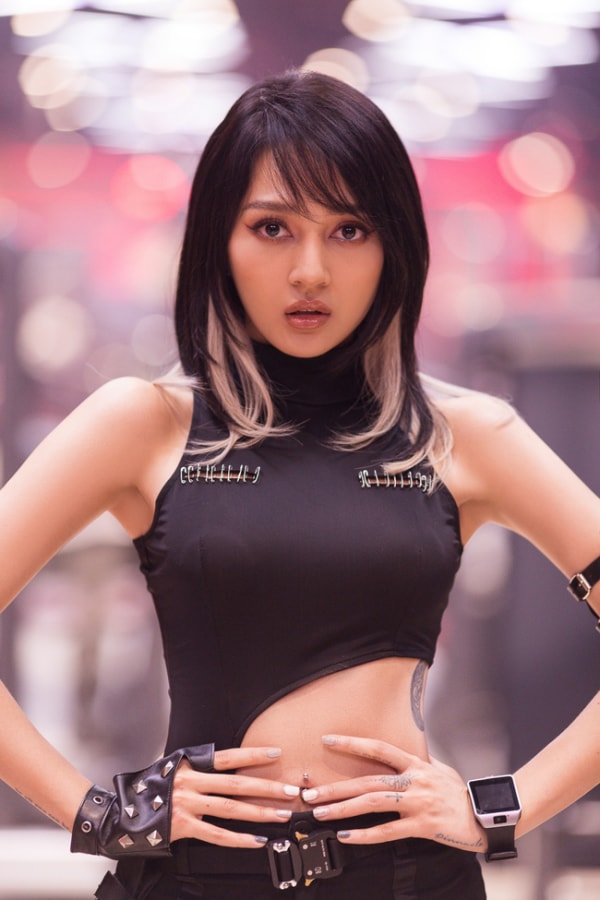 minh tu - bao anh MV