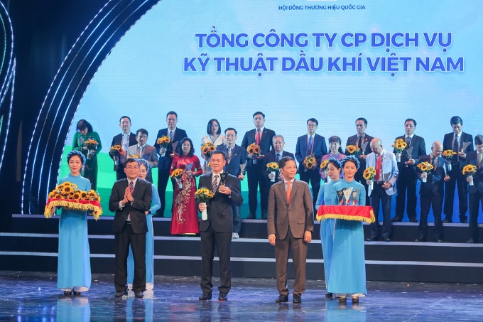 Tổng Công ty cổ phần Dịch vụ Kỹ thuật Dầu khí Việt Nam (PTSC).
