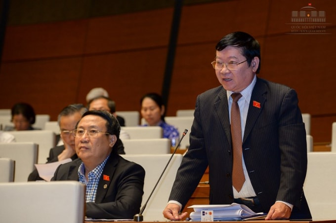 Ông Lê Như Tiến cho rằng, việc coi trọng bằng cấp mà không coi trọng thực tài nên mới sinh ra nạn bằng giả, bằng thật kiến thức giả (ảnh TL).