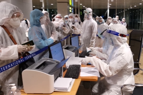 Ngày 30/11, Việt Nam thêm 3 trường hợp mắc mới COVID-19, đều là ca nhập cảnh. Ảnh minh họa