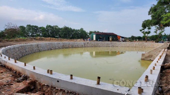 Hạng mục kè ao có dấu hiệu thi công không đáp ứng được yêu cầu về kỹ thuật.