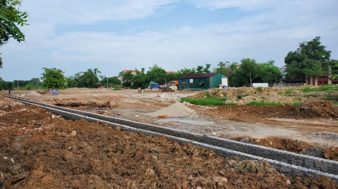 Công ty CP đầu tư xây dựng và kinh doanh thương mại Đông Dương đã gian lận hồ sơ để trúng thầu tại xã Việt Hùng.