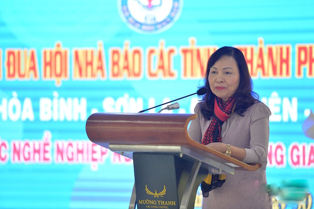 Phó trưởng ban kiểm tra - Hội Nhà báo Việt Nam Hà Kim Chi phát biểu tại hội nghị. Ảnh: Khánh Huy