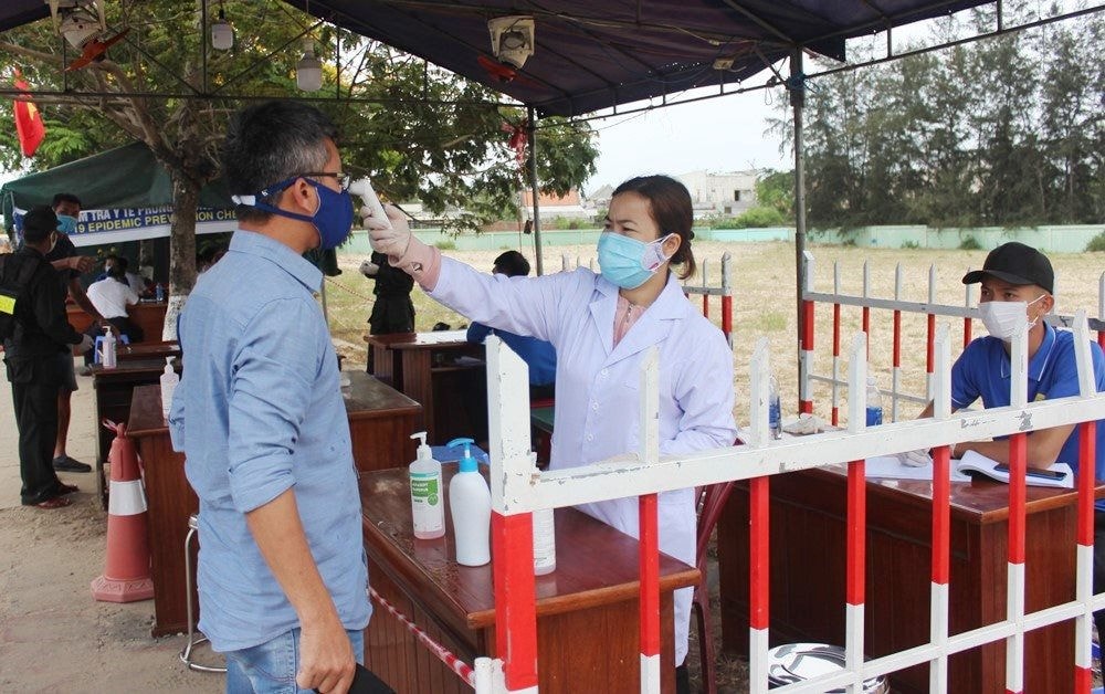 Các cấp ngành, địa phương bắt đầu kích hoạt lại hệ thống phòng chống dịch COVID-19. Ảnh: baotainguyenmoitruong.vn