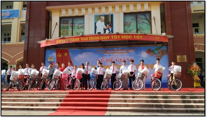 Những thành tích học tập nổi bật của các em học sinh trường THCS Thanh Liệt được tặng thưởng xứng đáng.