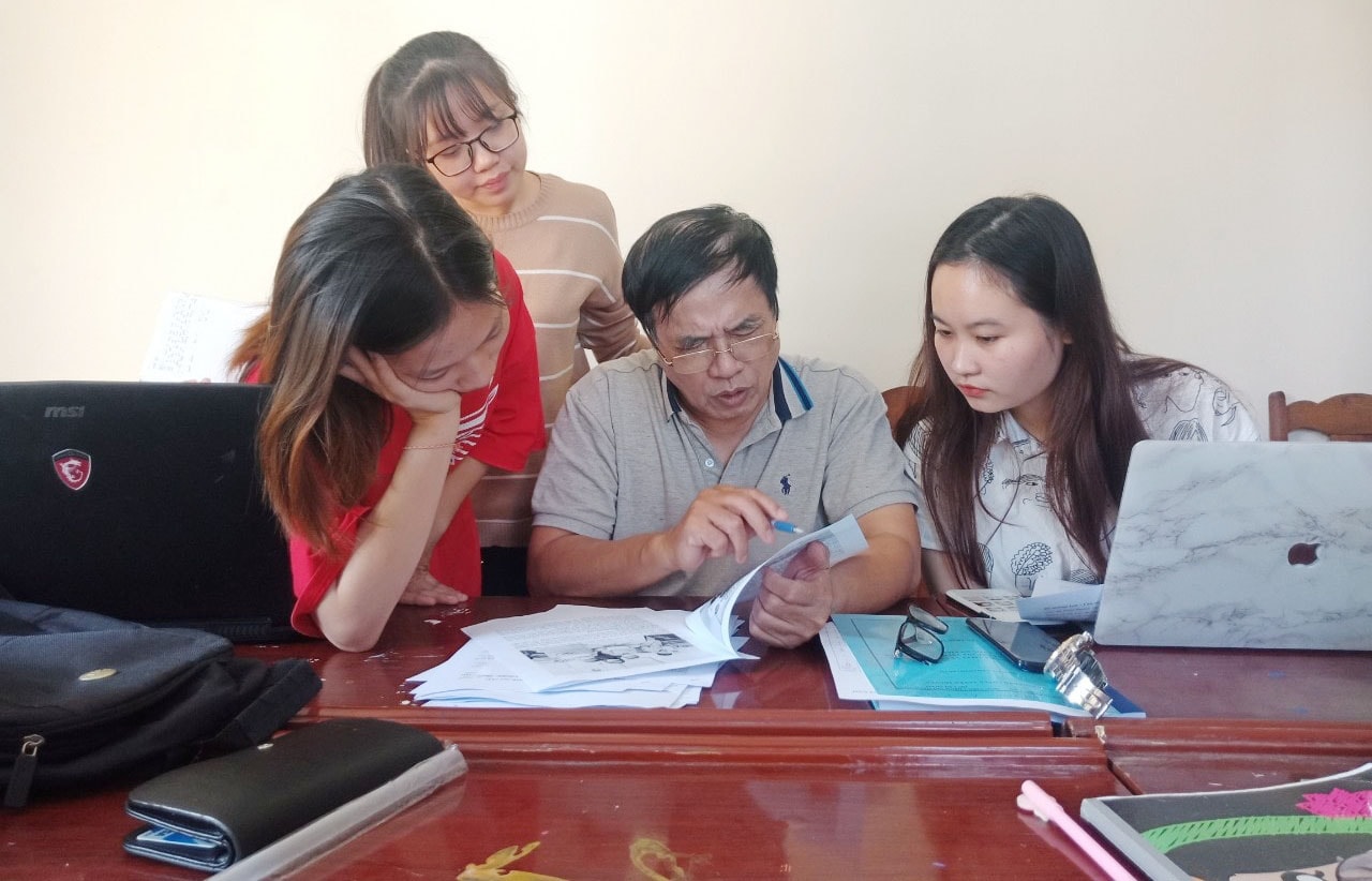 Thầy và trò Học viện Báo chí và Tuyên truyền tận tâm chăm chút từng câu chữ để đưa đến cho bạn đọc những số báo chất lượng nhất.