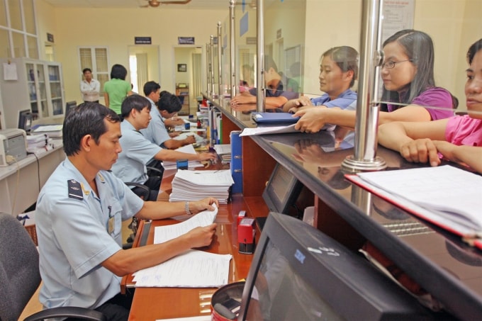 Với Nghị định 126, phía doanh nghiệp và chuyên gia đều cho rằng, cơ quan thuế đang “đánh đố” doanh nghiệp.