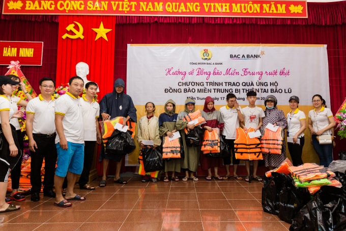 Cán bộ nhan viên Ngân hàng TMCP Bắc Á hướng về đồng bào Miền Trung
