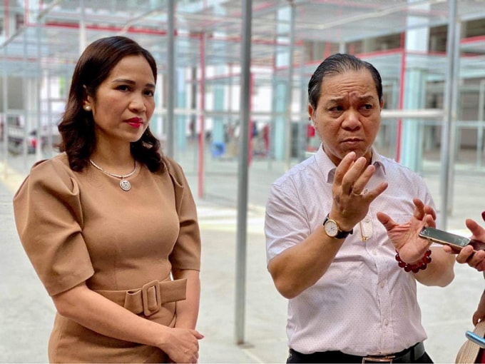 Bà Nguyễn Thị Vi Huế - Phó Chủ tịch UBND thành phố Lào Cai chia sẻ với truyền thông về Chợ Du lịch Lào Cai.
