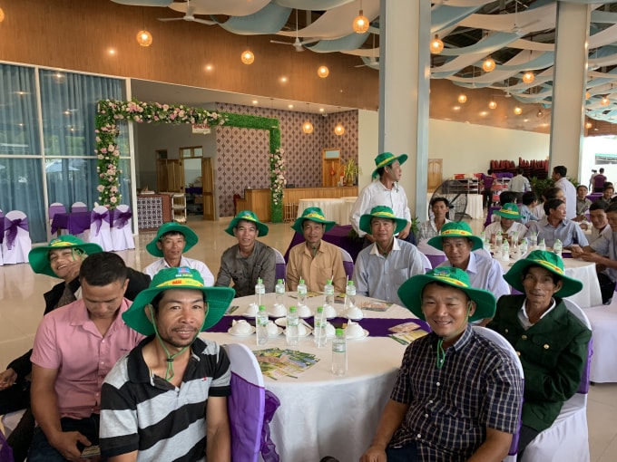 Nông dân tham dự chương trình.