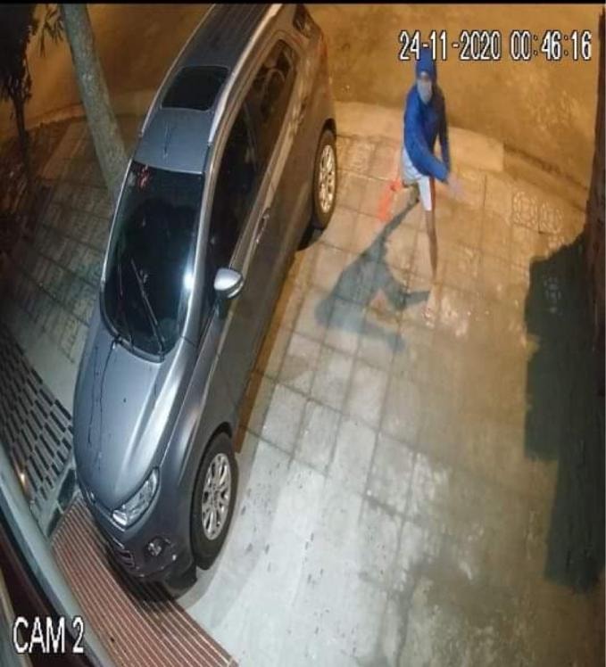 Đối tượng ném chất bẩn thường được những kẻ đứng đằng sau thuê và hành động vào ban đêm. Ảnh: TL